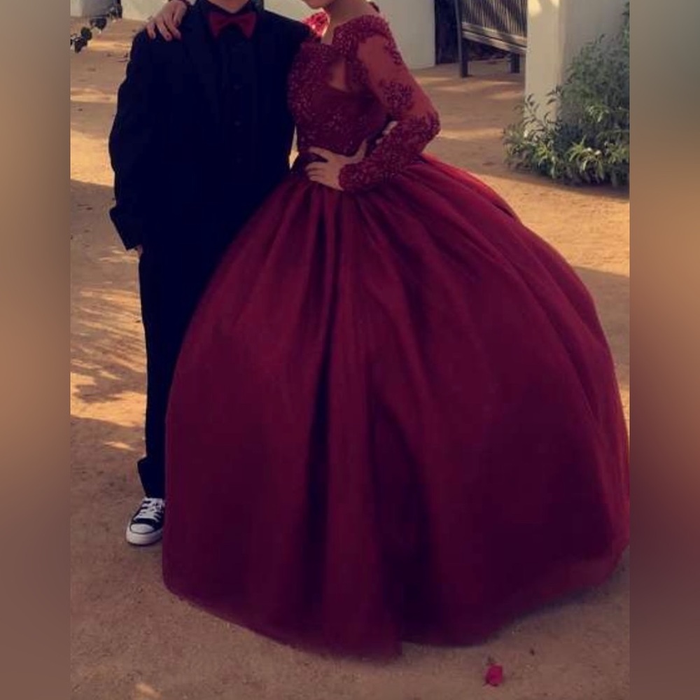 Elegant Burgundy Long Sleeve Dress
